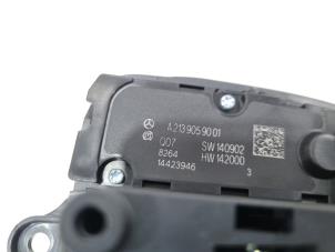 On-board computer controller from a Mercedes-Benz C Estate (S205) C-220d 2.0 Turbo 16V 2018