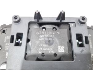 On-board computer controller from a Mercedes-Benz C Estate (S205) C-220d 2.0 Turbo 16V 2018