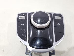 On-board computer controller from a Mercedes-Benz C Estate (S205) C-220d 2.0 Turbo 16V 2018