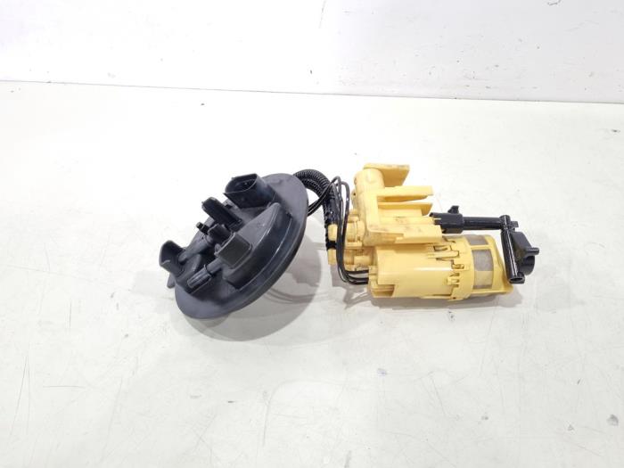 Usagé Pompe à carburant Mercedes C Estate (S205) C-220d 2.0 Turbo 16V Prix € 15,00 Règlement à la marge proposé par GEJO Revisie & Onderdelen BV