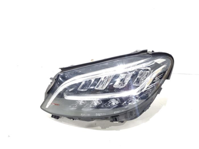 Używane Reflektor lewy Mercedes C Estate (S205) C-220d 2.0 Turbo 16V Cena € 665,00 Procedura marży oferowane przez GEJO Revisie & Onderdelen BV