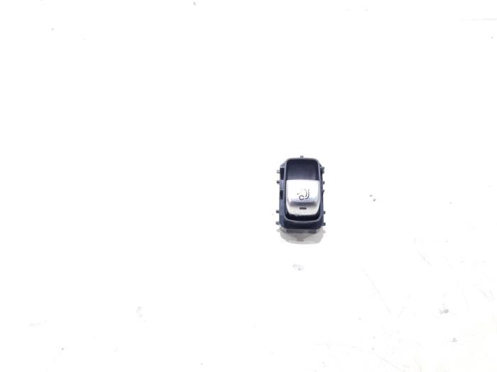 Usados Interruptor Mercedes C Estate (S205) C-220d 2.0 Turbo 16V Precio € 34,00 Norma de margen ofrecido por GEJO Revisie & Onderdelen BV