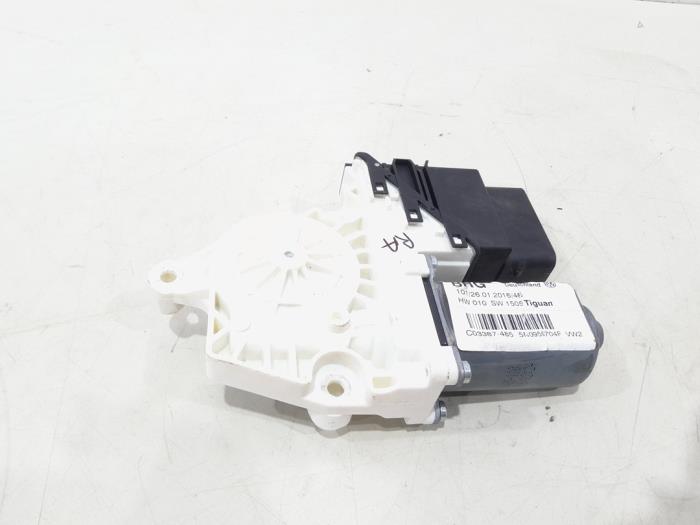 Door window regulator motor
