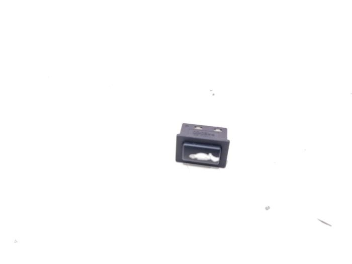 Tailgate opening switch