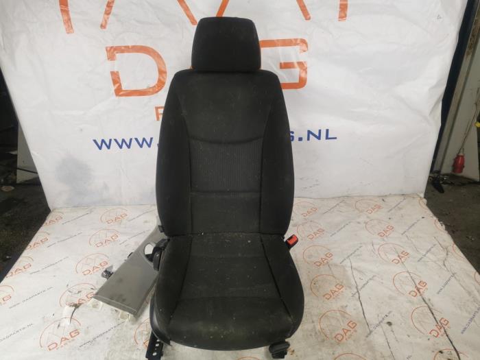 Używane Fotel prawy BMW 1 serie (E87/87N) 116i 1.6 16V Cena € 80,00 Procedura marży oferowane przez Dag Parts