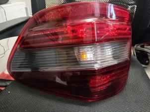 Used Taillight, right Mercedes ML II (164/4JG) 3.0 ML-320 CDI 4-Matic V6 24V Price € 100,00 Margin scheme offered by DagParts