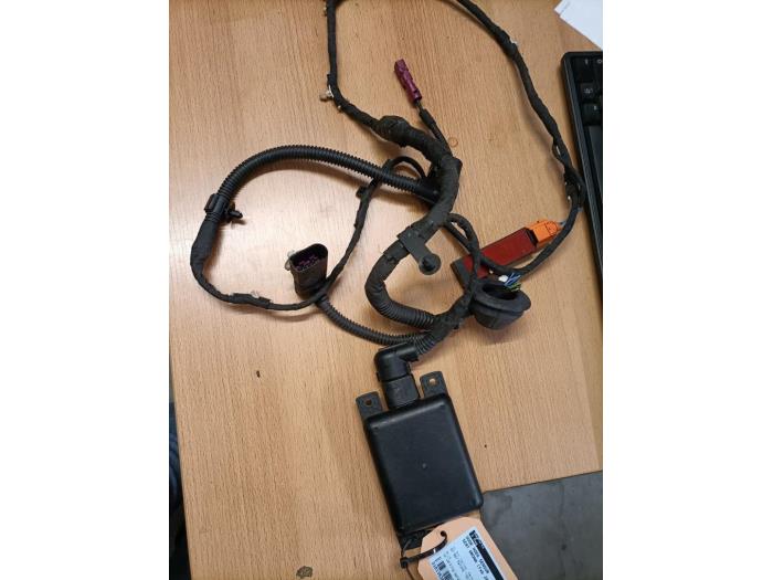 Begagnade Dödvinkelsensor Seat Arona (KJX) 1.0 TSI 12V Pris € 100,00 Marginaltabell erbjuds av Dag Parts
