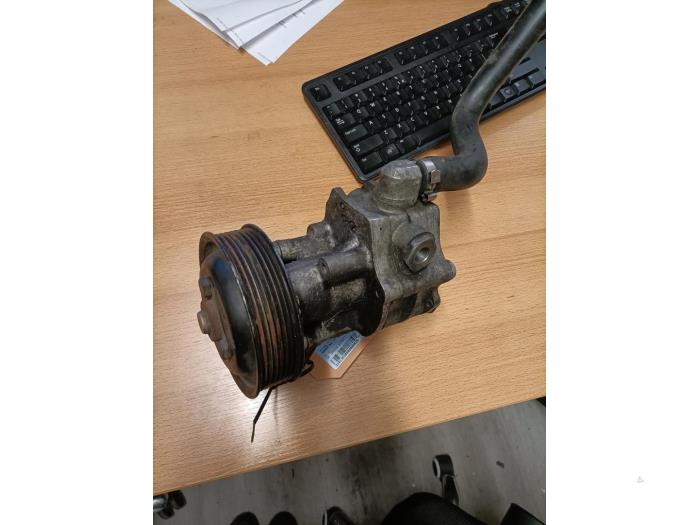 Usagé Pompe de direction BMW 5 serie (E60) 535Xi 32V Prix € 65,00 Règlement à la marge proposé par Dag Parts