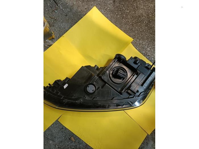 Headlight, right from a Volkswagen Polo VI (AW1) 1.0 12V BlueMotion Technology 2019