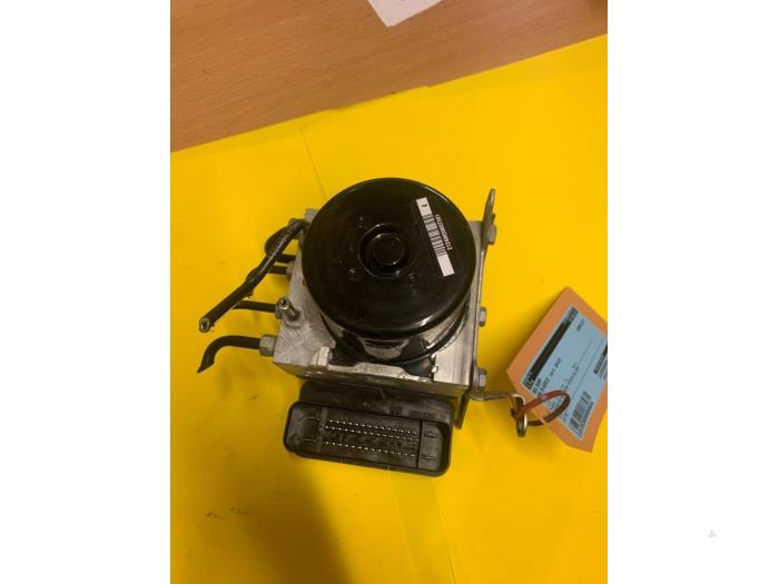 Usagé Pompe ABS BMW 3 serie (E92) 325i 24V Prix € 260,00 Règlement à la marge proposé par Dag Parts