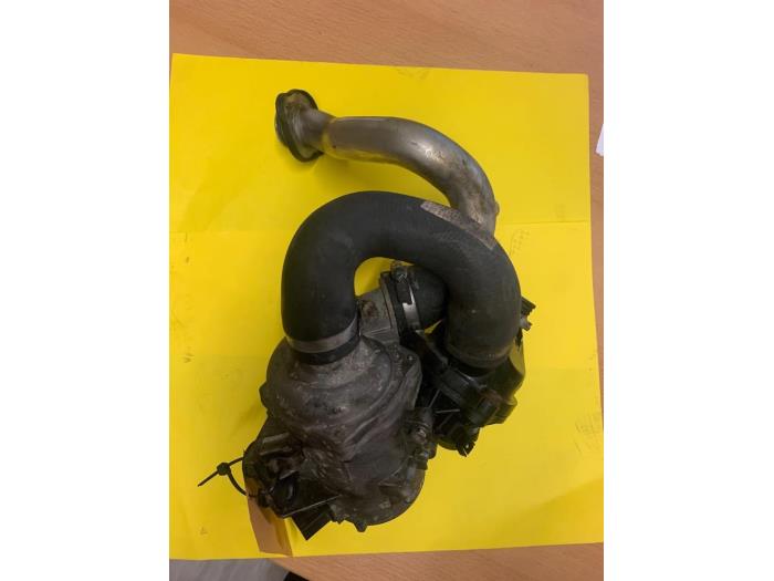 Begagnade Extra vattenpump BMW Z4 Roadster (E89) sDrive 23i 2.5 24V Pris € 120,00 Marginaltabell erbjuds av Dag Parts
