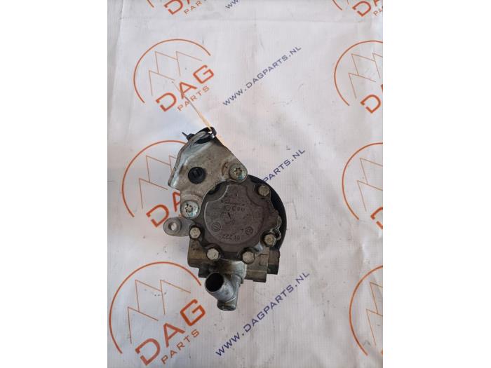 Usagé Pompe de direction Renault Megane III Berline (BZ) 1.4 16V TCe 130 Prix € 130,00 Règlement à la marge proposé par Dag Parts