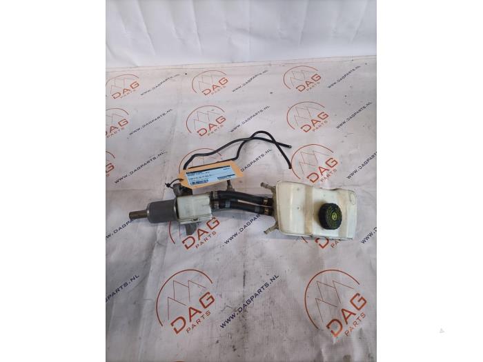 Brake fluid reservoir