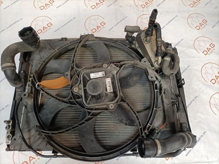 Cooling set from a BMW 3 serie (E90) 320i 16V 2010