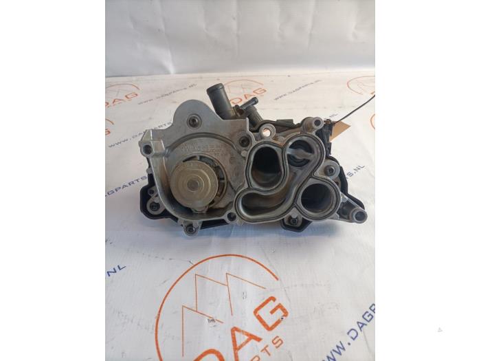 Begagnade Vattenpump Volkswagen Sharan (7N) 1.4 TSI 16V Pris € 75,00 Marginaltabell erbjuds av Dag Parts