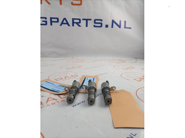 Begagnade Kamaxelsensor Volkswagen Passat Variant (3G5) 1.4 TSI GTE 16V Pris € 24,00 Marginaltabell erbjuds av Dag Parts