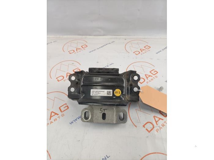 Używane Wspornik silnika Volkswagen Touran (5T1) 2.0 TDI 190 Cena € 40,00 Procedura marży oferowane przez Dag Parts