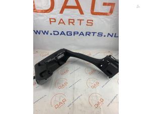Used Parcel shelf bracket Volkswagen Golf VII (AUA) 1.4 TSI BlueMotion Technology 125 16V Price € 20,00 Margin scheme offered by DagParts