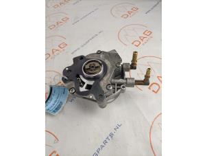 Used Mechanical fuel pump Landrover Discovery IV (LAS) 3.0 SD V6 24V Price € 130,00 Margin scheme offered by DagParts