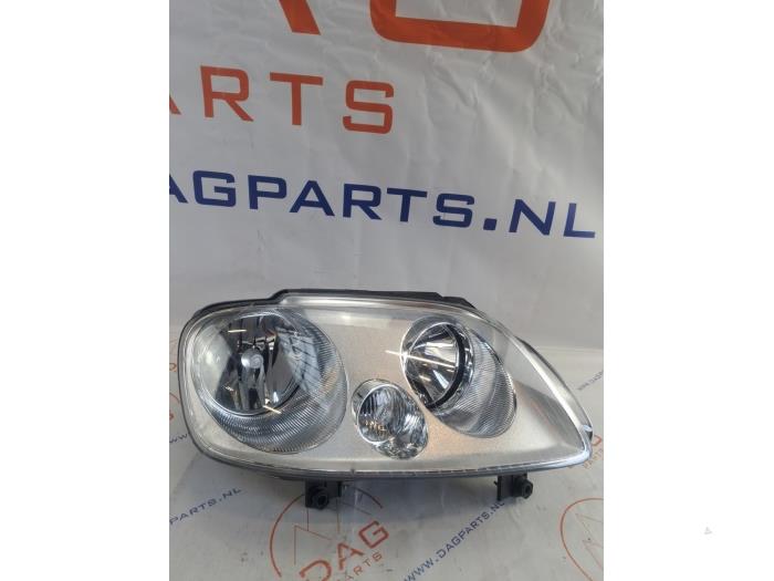 Używane Reflektor prawy Volkswagen Caddy Combi III (2KB,2KJ) 2.0 SDI Cena € 80,00 Procedura marży oferowane przez Dag Parts