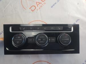 Usados Panel de control de aire acondicionado Volkswagen Golf VII (AUA) 1.6 TDI BMT 16V Precio € 90,00 Norma de margen ofrecido por DagParts