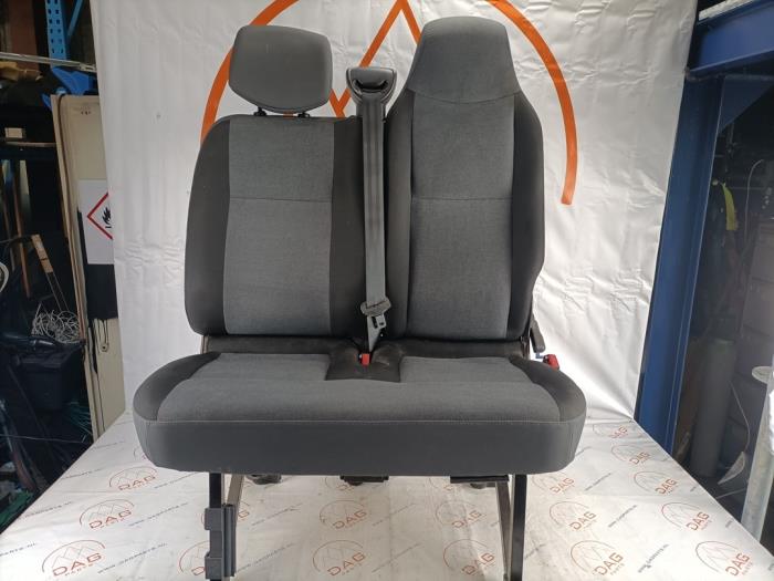Używane Fotel prawy Renault Master III (FV) 2.3 dCi 150 16V FWD Cena € 350,00 Procedura marży oferowane przez Dag Parts