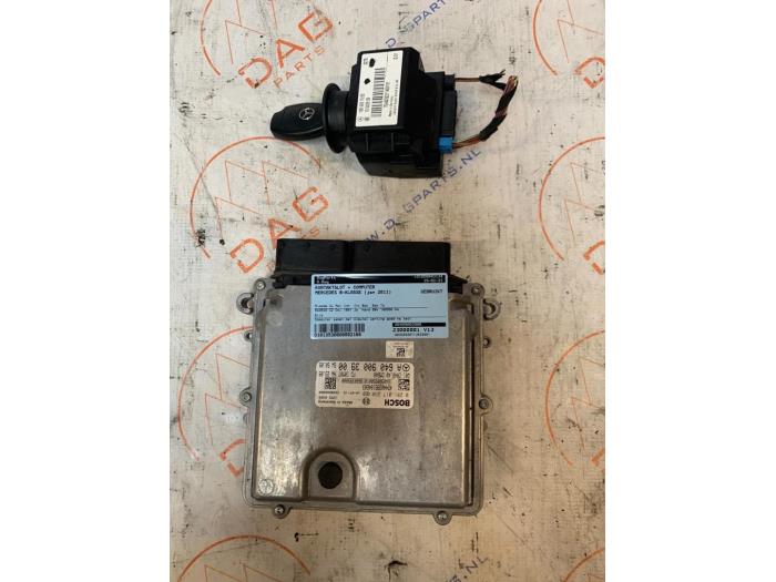 Used Ignition lock + computer Mercedes B (W245) 2.0 B-180 CDI 16V Price € 250,00 Margin scheme offered by Dag Parts