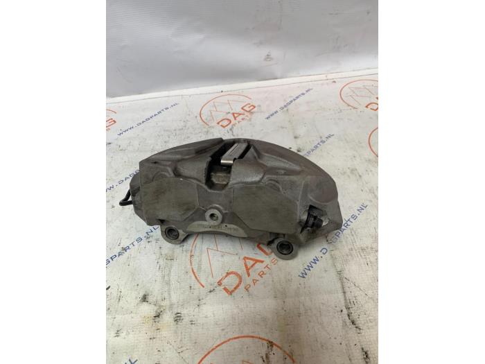 Front brake calliper, left from a Audi A4 Avant (B9) 3.0 TDI V6 24V Quattro 2019
