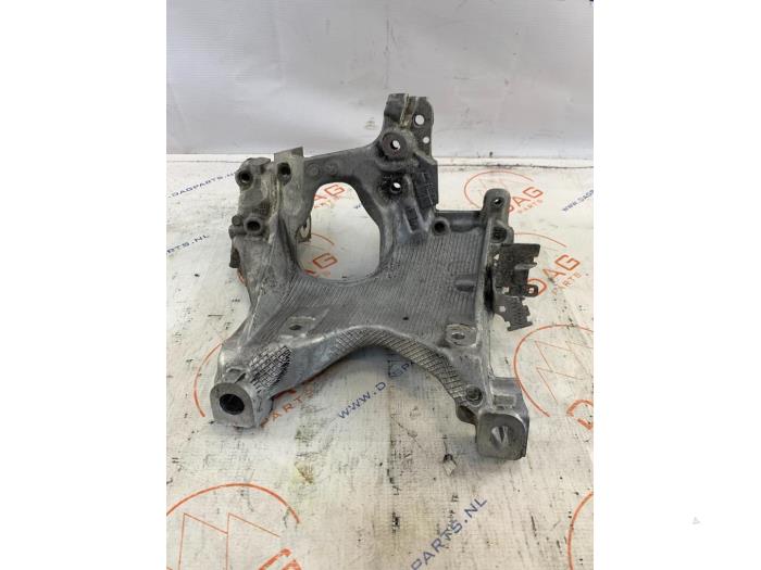 Used Engine mount Audi A4 Avant (B9) 3.0 TDI V6 24V Quattro Price € 65,00 Margin scheme offered by Dag Parts