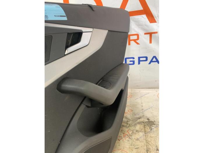Revêtement portière 4portes arrière gauche d'un Audi A4 2017