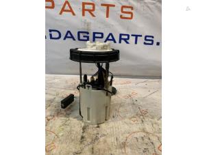 Used Electric fuel pump Mercedes Vito (639.7) 3.0 122 CDI V6 24V Price € 75,00 Margin scheme offered by DagParts
