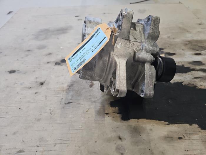 Begagnade Dynamo Jeep Renegade (BU) 1.3 4XE 240 16V Pris € 500,00 Marginaltabell erbjuds av Dag Parts