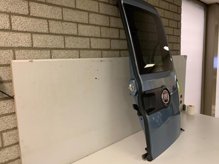 Drzwi prawe tylne wersja 4-drzwiowa z Fiat Doblo Cargo (263) 1.6 D Multijet 2019