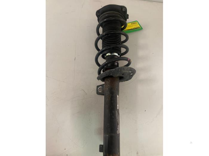 Front shock absorber rod, right from a Volkswagen Eos (1F7/F8) 1.4 TSI 16V 2009