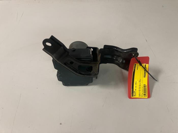Begagnade ABS-pump Toyota C-HR (X1,X5) 1.2 16V Turbo Pris € 100,00 Marginaltabell erbjuds av DVZ Carparts