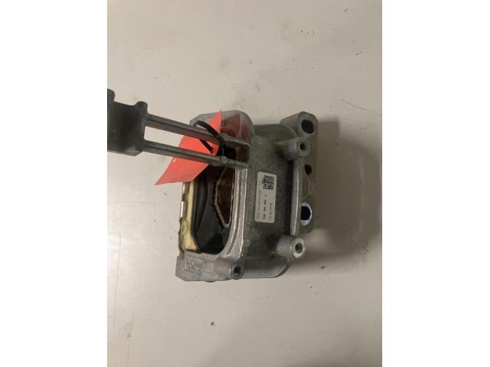 Usagé Support moteur Volkswagen Passat Variant (3G5) 2.0 TDI 16V 190 Prix € 45,00 Règlement à la marge proposé par DVZ Carparts