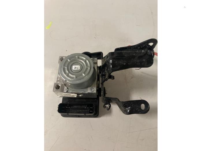 Usagé Module de puissance de commande de freins Ford Kuga III (DFK) 1.5 EcoBoost 12V 120 Prix € 125,00 Règlement à la marge proposé par DVZ Carparts