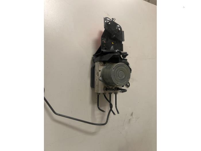 Usagé Bloc ABS Volkswagen Polo VI (AW1) 2.0 GTI Prix € 105,00 Règlement à la marge proposé par DVZ Carparts