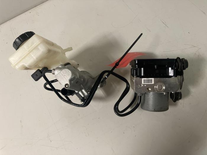 Usagé Bloc ABS Volkswagen Polo VI (AW1) 1.6 TDI 16V 95 Prix € 60,00 Règlement à la marge proposé par DVZ Carparts