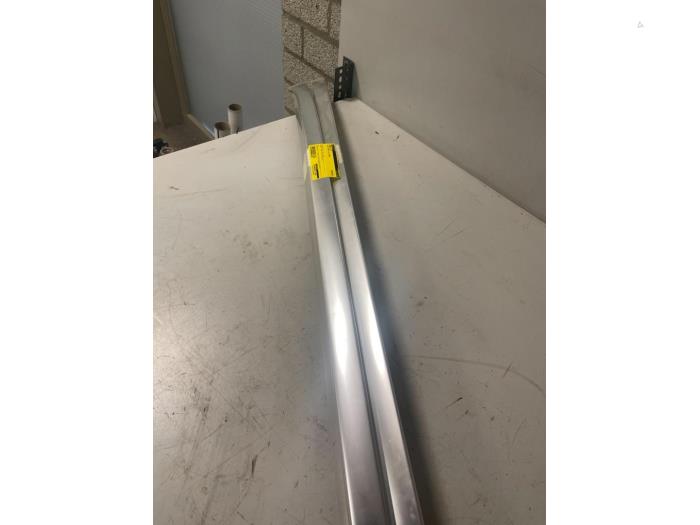 Roof rail kit Volvo XC40 1.5 T3 12V - 31448384 VOLVO Alloy