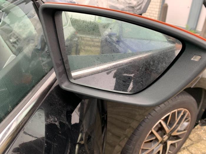 Wing mirror, right from a Seat Ibiza V (KJB) 1.0 TSI 12V 2019