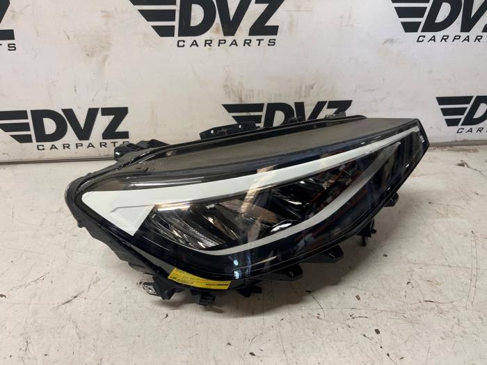 Używane Reflektor prawy Volkswagen ID.4 (E21) Pro Cena € 350,00 Z VAT oferowane przez DVZ Carparts