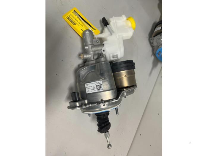 Usagé Servo frein Volkswagen Arteon (3HAB) 2.0 TSI 16V 4Motion Prix € 599,99 Prix TTC proposé par DVZ Carparts