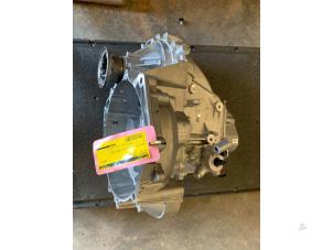 Used Gearbox Volkswagen Golf VIII (CD1) 1.5 eTSI 16V Price € 1.750,00 Inclusive VAT offered by DVZ Carparts