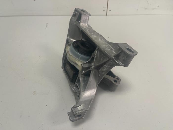 Used Engine mount Peugeot 308 SW (L4/L9/LC/LJ/LR) 1.5 BlueHDi 130 Price € 29,99 Margin scheme offered by DVZ Carparts