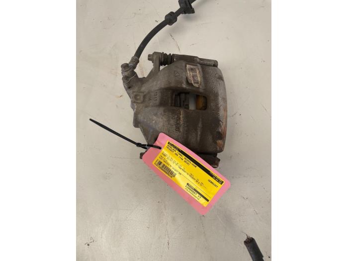 Gebrauchte Bremszange rechts vorne Peugeot 308 SW (L4/L9/LC/LJ/LR) 1.5 BlueHDi 130 Preis € 30,00 Margenregelung angeboten von DVZ Carparts
