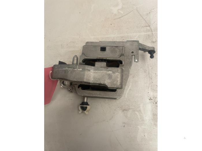 Usagé Support moteur Mini Countryman (F60) 2.0 16V Cooper S ALL4 Prix € 59,99 Règlement à la marge proposé par DVZ Carparts