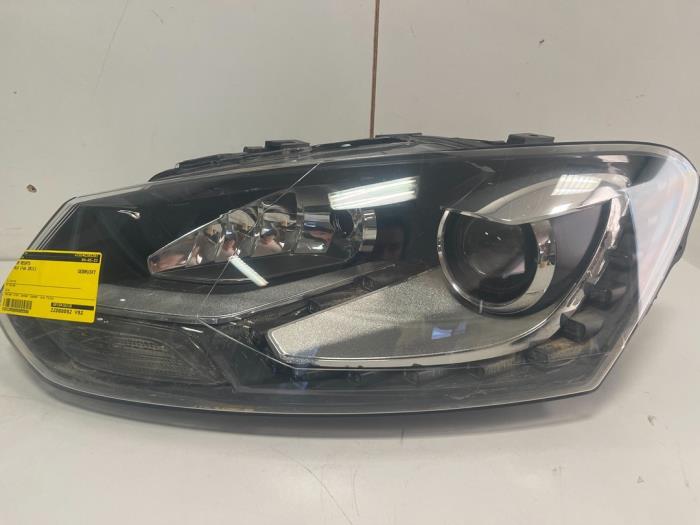 Headlight, Right Volkswagen Polo V 1.2 Tsi 16v Bluemotion Technology 