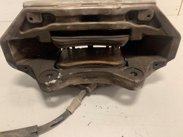 Front brake calliper, left from a Mercedes-AMG E AMG (R238) 3.0 E-53 AMG EQ Boost 24V 4-Matic+ 2019