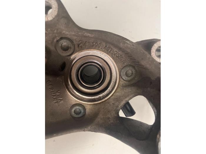 Knuckle, front right from a Audi S3 Limousine (8VM/8VS) 2.0 TFSI 16V 2018